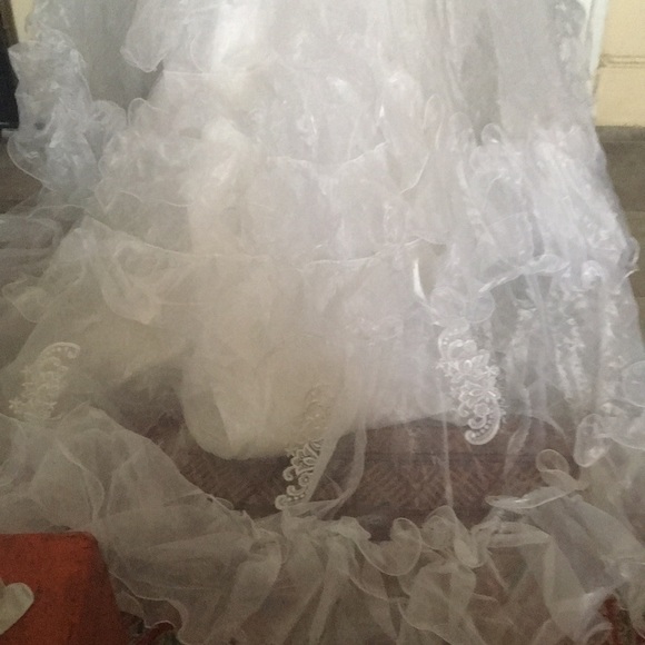 Vintage wedding dress 90 beast 30 waist 36 , 90 inches long - Picture 9 of 12